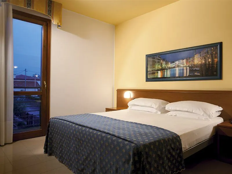 Best Western Titian Inn Hotel Venice Airport Tessera 3*,  Italy